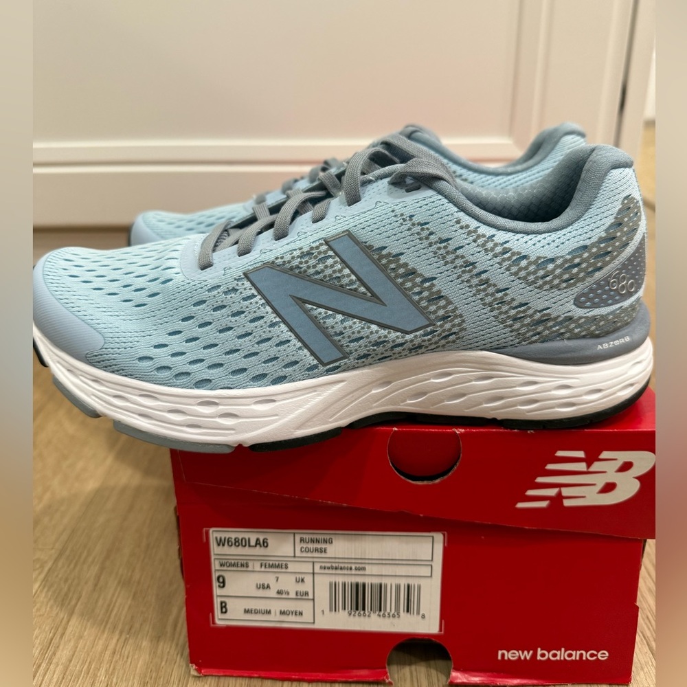New balance running sneakers - Picture 4 of 8
